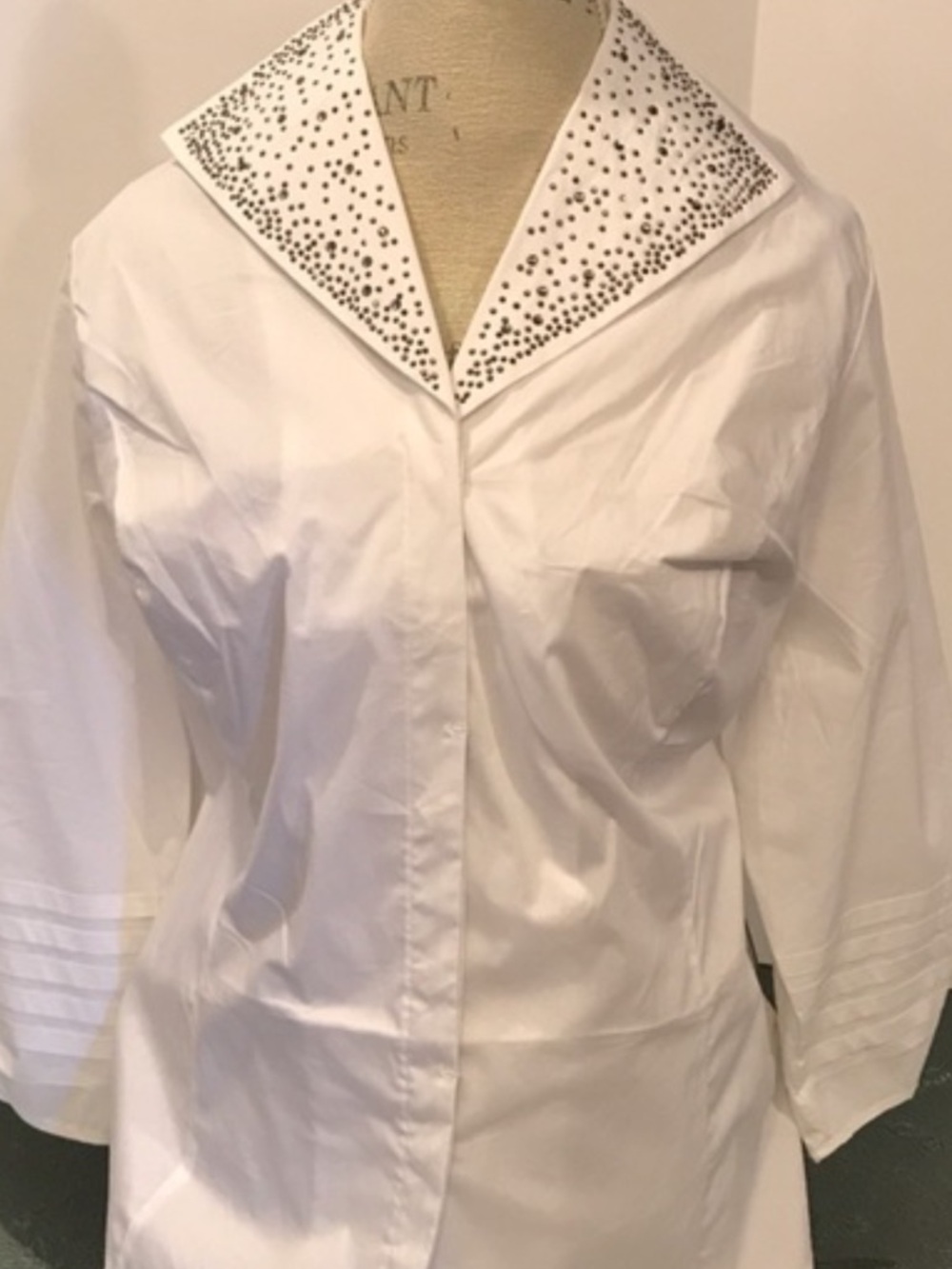 Avenue White Button-Down Tuxedo Style Shirt with Studded Collar